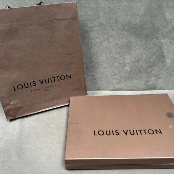 Louis Vuitton Eva Monogram Clutch - Carried ONCE - DISCONTINUED - Picture 13 of 13